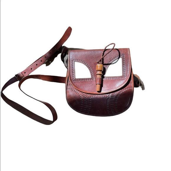 Vintage Leather Handcrafted Crossbody Handbag - Picture 6 of 12